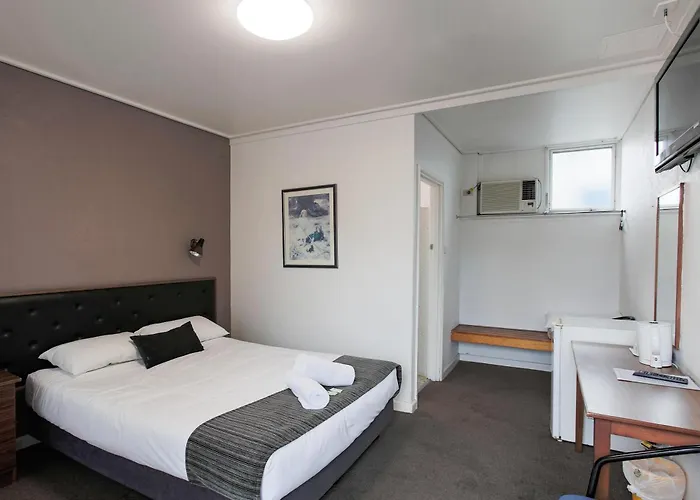 Prince Of Wales Hotel Motel